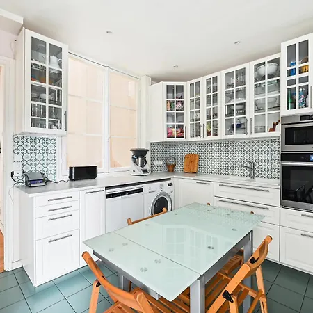 Veeve - Parisian Poise Apartmán *